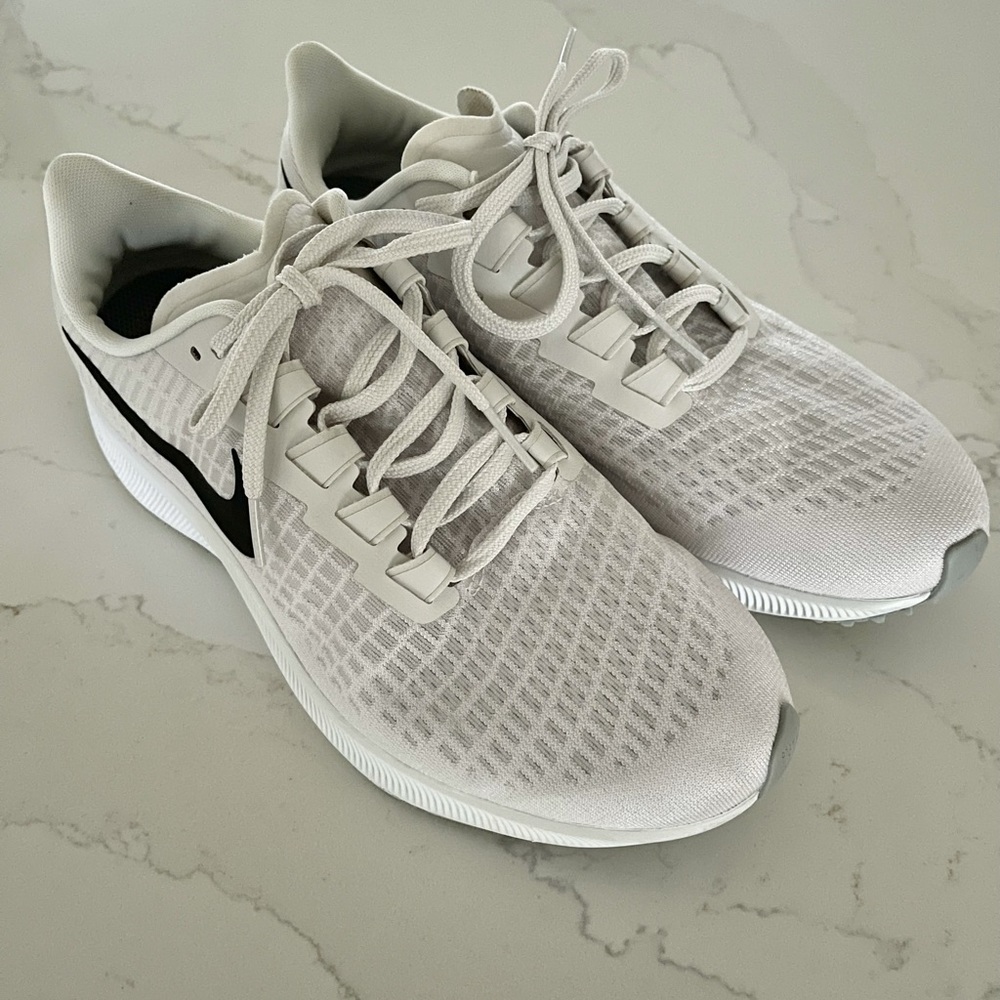 Excellent Condition Nike Zoom Size 8.5